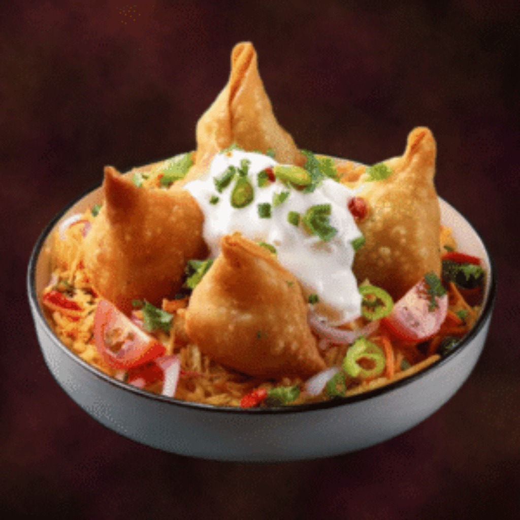 Delicious samosa chaat in Indore served at a filter snacks cafe in Vijay Nagar.